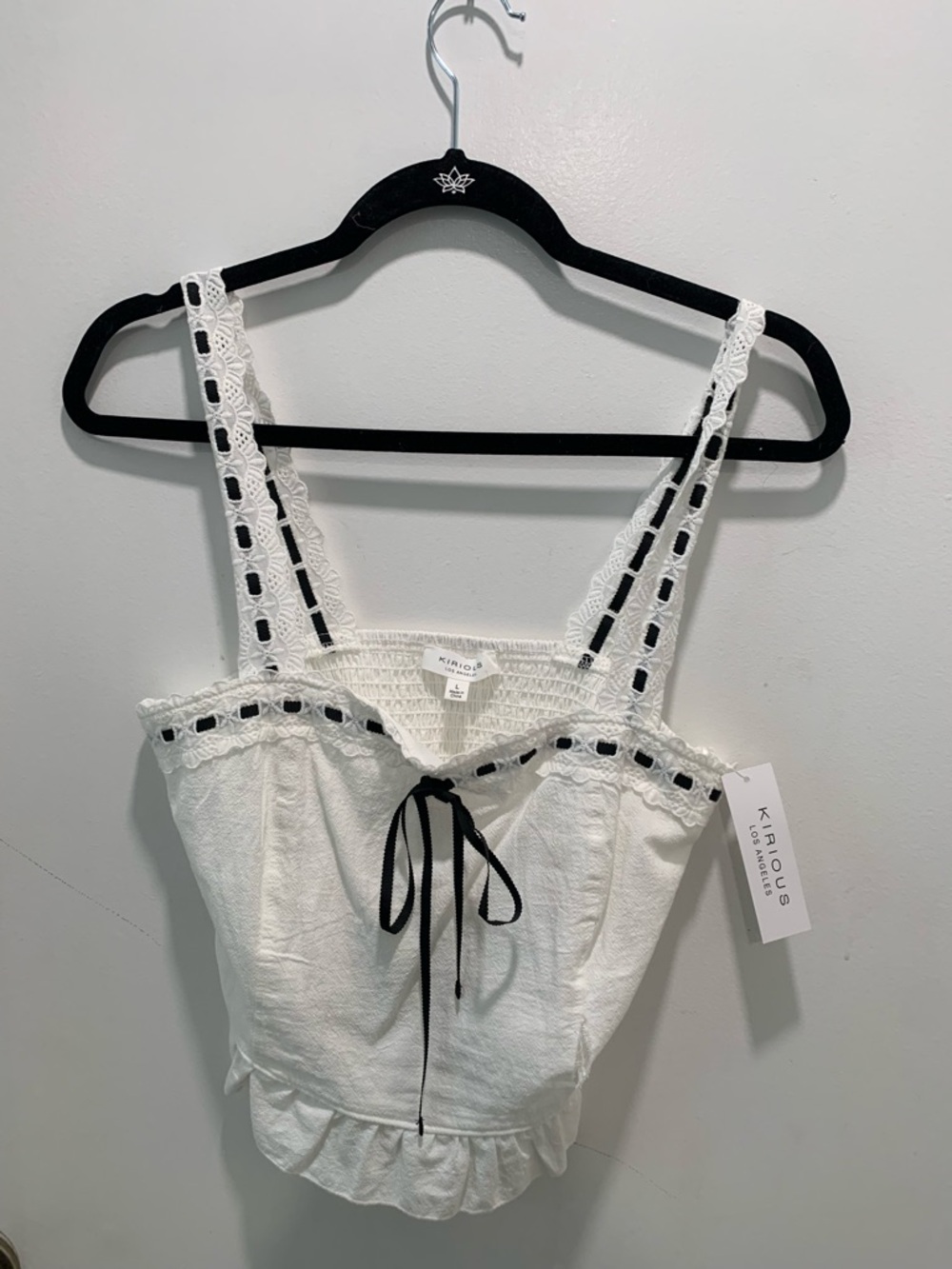a Kirious Los Angeles Chic White Lace Trim Tank Top. - Picture 3 of 5